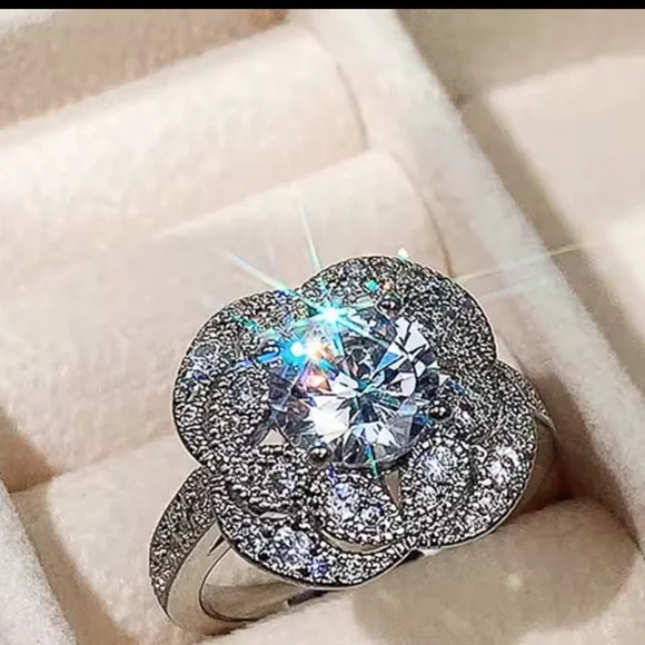 18k 2.5ct Art Deco Ring - Picture 5 of 11